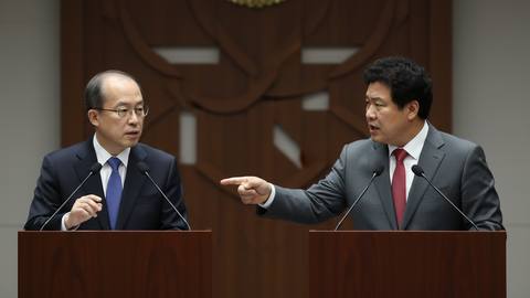 조원철 '무죄' 발언 논란, 與 "검찰 남용" vs 野 "이해 충돌"