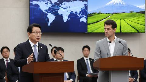 최태원 "수출 중심 성장 한계, 일본과 블록 형성해야"